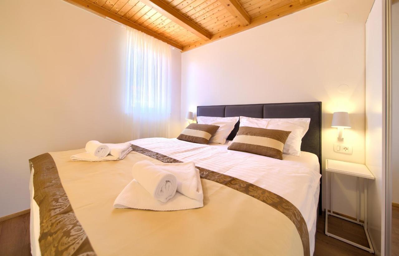 Apartments Adria Danka Krk Town Dış mekan fotoğraf